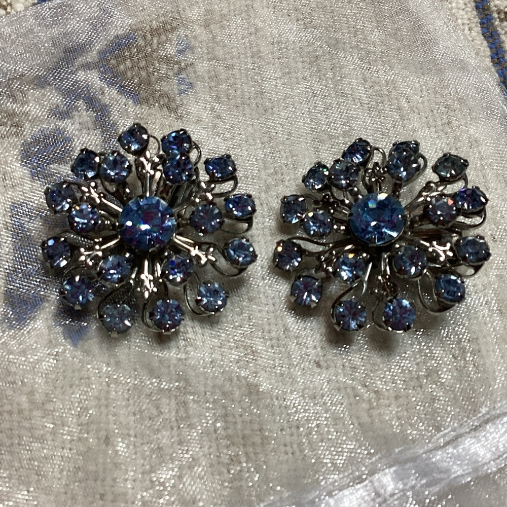 Rhinestone Blue Floral Clip Earrings Silver Metal & Crystals Vintage